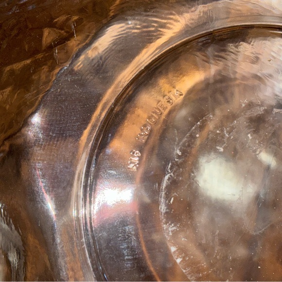 Apple Shaped Glass Bowl - Picture 4 of 6